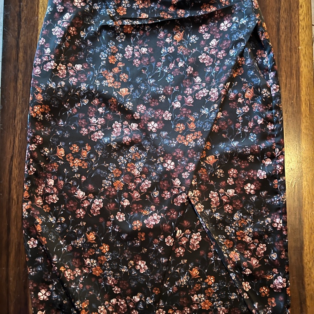 Abercrombie & Fitch Black and Orange Floral Pencil Skirt